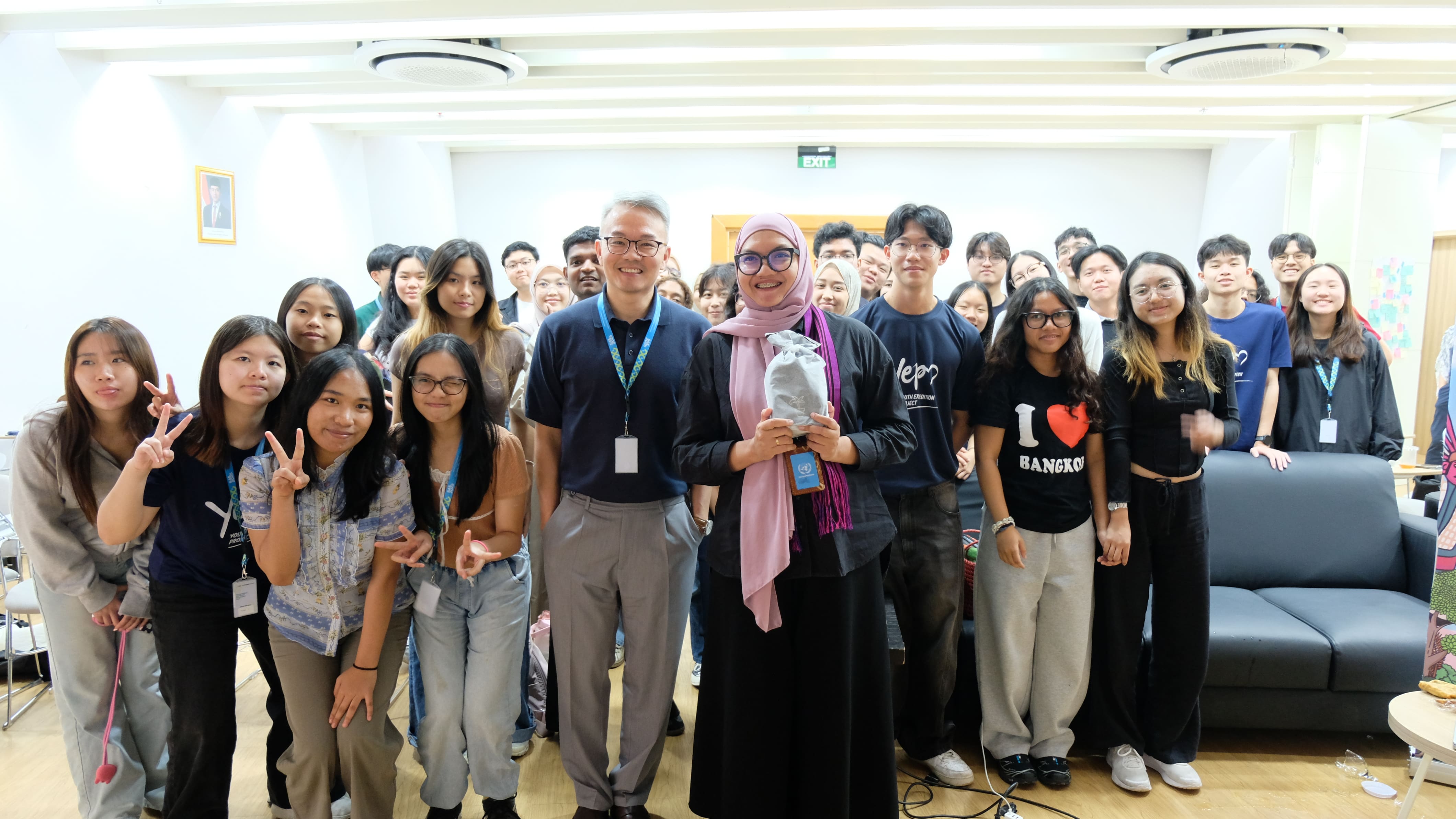 SAIL Programme 2025 Day 4: Mahasiswa Gali Inspirasi Kota Berkelanjutan dan Nikmati Permainan Tradisional Indonesia di Malam Hari